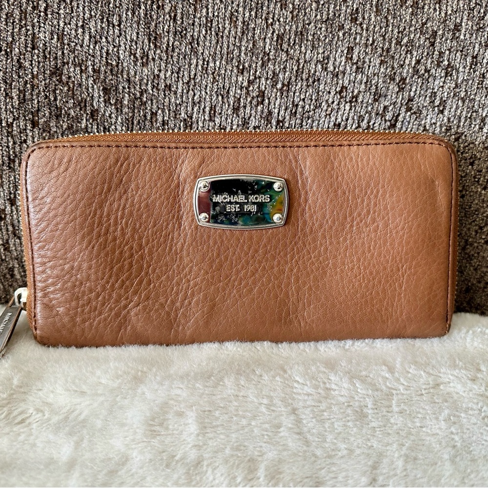 Michael Kors Large Brown Leather Zip Wallet